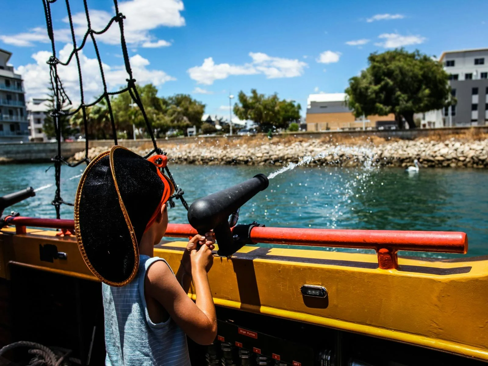 Mandurah pirate cruise