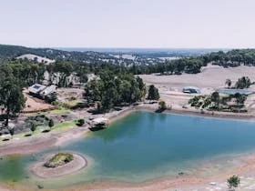 Drakesbrook WinesVineyard Lake