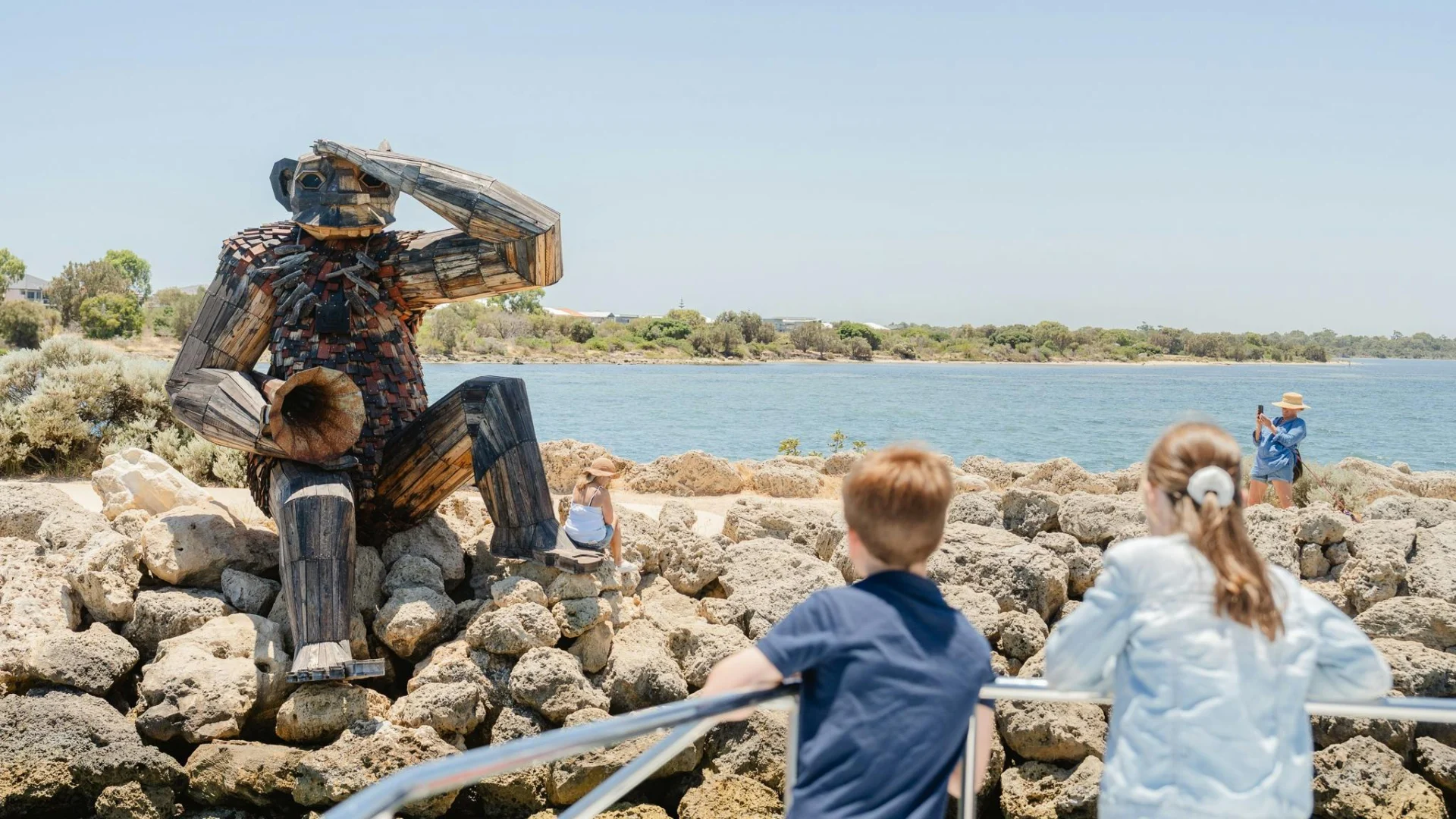 Children with Giant of Mandurah
