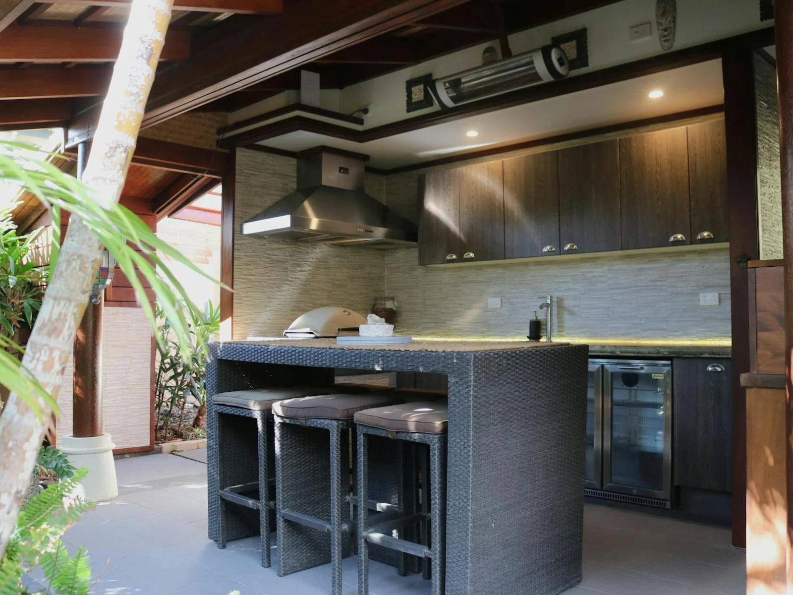 Outdoor Kitchen