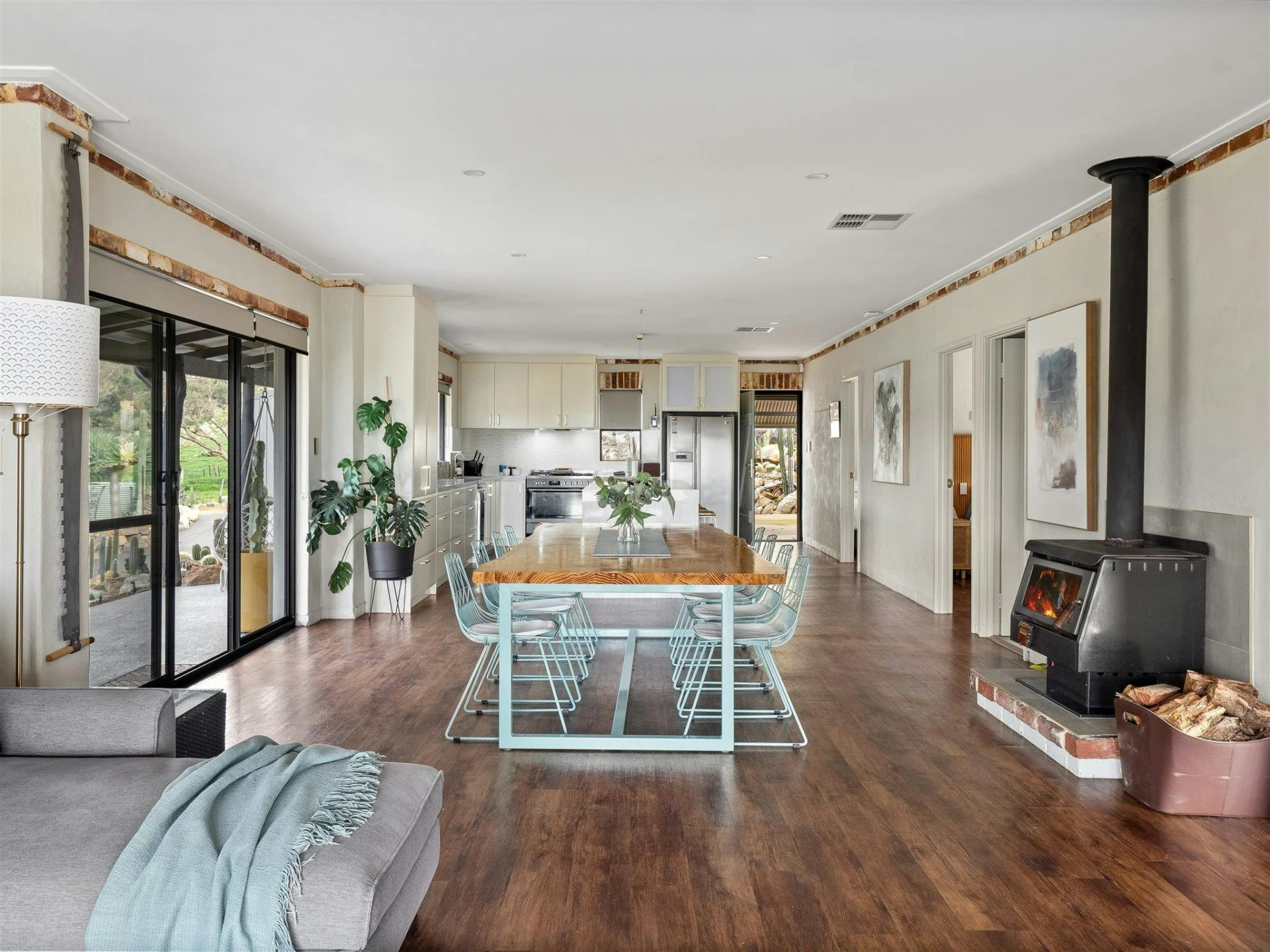 Open plan dining area and kitchen